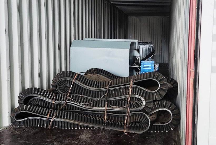 Ленточный конвейер с 3 боковыми стенками